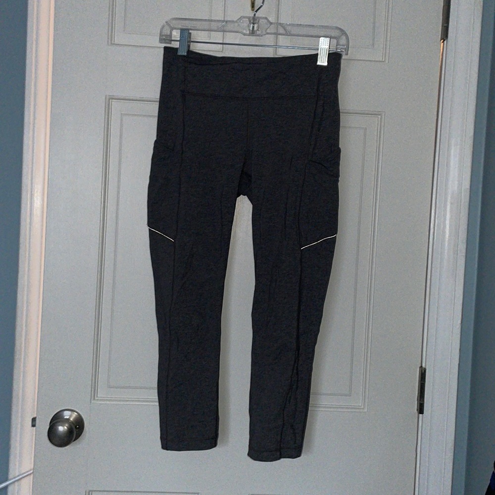 Lululemon Cropped Leggings - Size 6